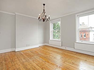 2 bedroom property to let in Upper Street London N1