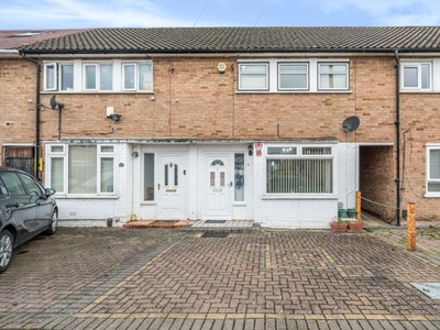 3 Bed House For Sale in Slough, Berkshire, SL3 - 5380374