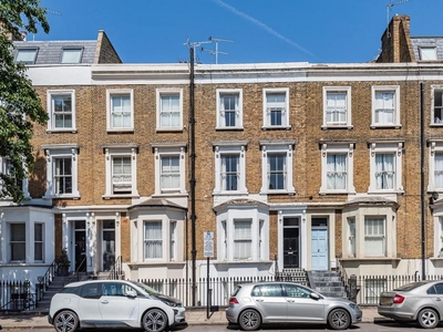 3 bedroom Flat for sale in Harwood Road, Fulham SW6