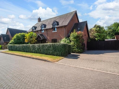 4 Bedroom House Warwickshire Coventry