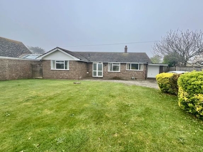Bungalow to rent in The Bridgeway, Selsey PO20