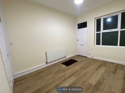 End terrace house to rent in Hospital Street, Walsall WS2