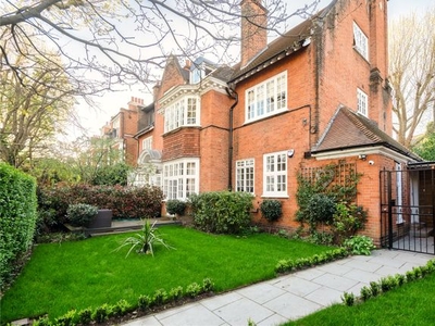 Flat for sale in Elsworthy Road, Primrose Hill, London NW3
