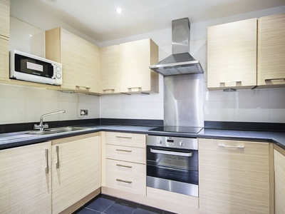 Flat in Charcot Road, Colindale, NW9