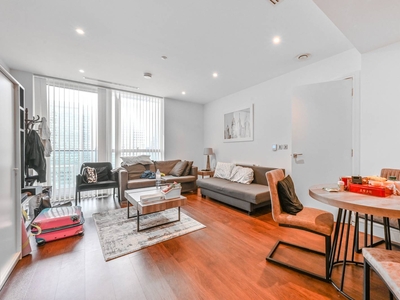 Flat in Maine Tower, Canary Wharf, E14