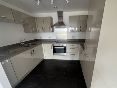 Flat to rent in Clydesdale Way, Belvedere DA17