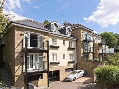 Flat to rent in Monument Hill, Weybridge KT13