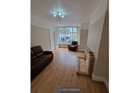 Flat to rent in Whitehedge Road, Liverpool L19