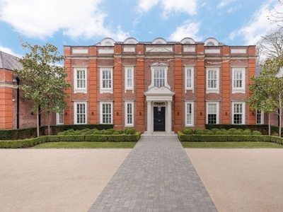 Luxury Detached House for sale in Oxshott, United Kingdom