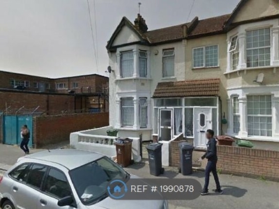 Semi-detached house to rent in Japan Road, Chadwell Heath, Romford RM6