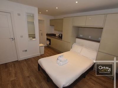 Studio to rent in |Ref:R205932|, Canute Road, Southampton SO14