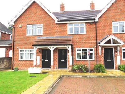 Terraced house to rent in Broom Close, Castle Bromwich, Birmingham B36