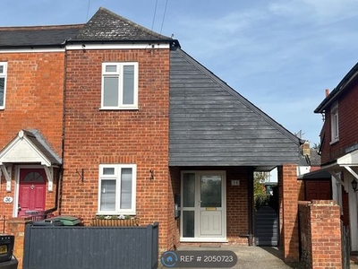 Terraced house to rent in Kidmore End Road, Emmer Green, Reading RG4