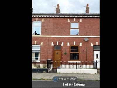 Terraced house to rent in Schofield Street, Radcliffe, Manchester M26
