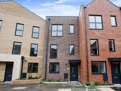 Town house for sale in Trent Lane, Sneinton, Nottingham NG2