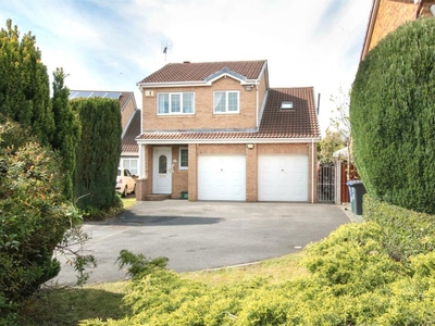 4 bedroom detached house for sale in Aviemore Road, Balby, Doncaster, DN4