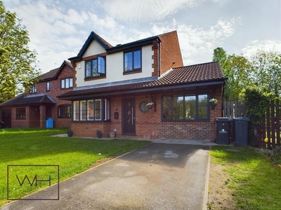 4 bedroom detached house for sale in St Chads Way, Sprotbrough, Doncaster, DN5