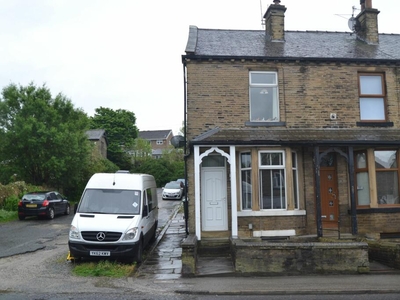 1 bedroom end of terrace house for sale in Leeds Road, Thackley,, BD10