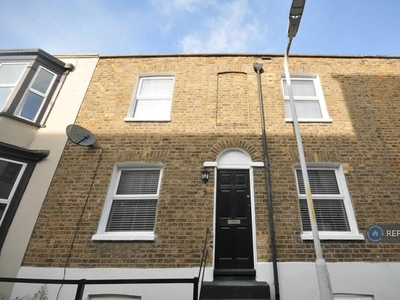 1 bedroom flat for rent in Bath Place, Margate, CT9