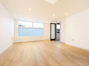1 bedroom flat for rent in Holland Park Avenue, Holland Park, W11