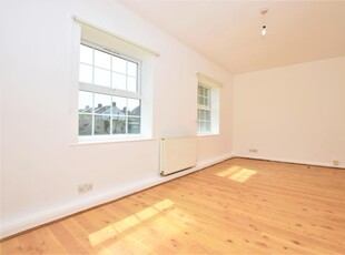 1 bedroom flat for rent in Inverton Road Peckham SE15