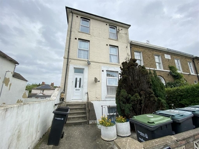 1 bedroom flat for rent in Milton Road, Gravesend, DA12