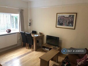 1 bedroom flat for rent in Newton - 28 Cherry Hinton Road, Cambridge, CB1