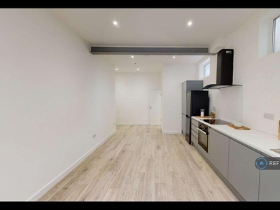 1 bedroom flat for rent in Sydenham Park, London, SE26