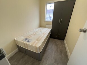1 bedroom flat share for rent in Tokyngton Avenue, HA9