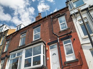 1 bedroom house for rent in Woodside Terrace (room 1), Burley, Leeds, LS4