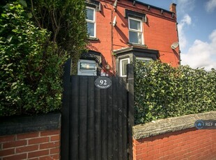 1 bedroom house share for rent in Harehills Lane, Leeds, LS8
