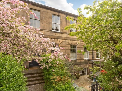 2 bed garden flat for sale in Inverleith