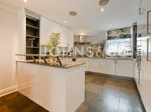 2 bedroom apartment for rent in Goodge Street, London, W1T , W1T