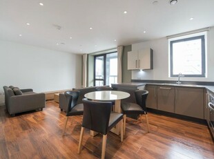 2 bedroom apartment for rent in New Village Avenue, London, E14
