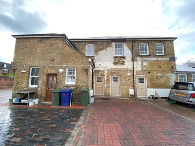 2 bedroom apartment for rent in Union Street Faversham ME13