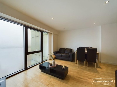 2 bedroom apartment for sale in Alexandra Tower, Princes Dock, Liverpool, L3