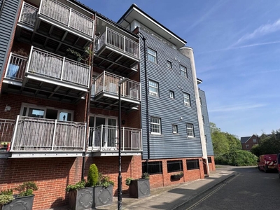 2 bedroom apartment for sale in Barton Mill Road, Canterbury, Kent, CT1