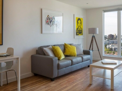 2 bedroom apartment for sale in Completed Manchester Apartment, Salford Quays, M5