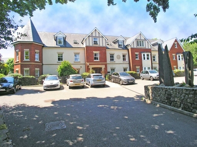2 bedroom apartment for sale in Cwrt Pegasus, Cardiff Road, Llandaff, CF5