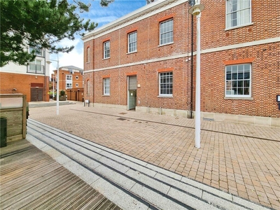 2 bedroom apartment for sale in Gunwharf Quays, Portsmouth, Hampshire, PO1