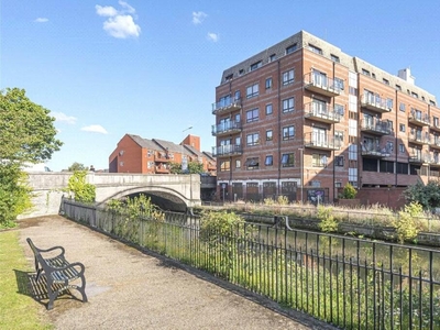 2 bedroom apartment for sale in Royal Court, Kings Road, Reading, Berkshire, RG1