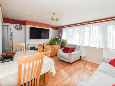 2 bedroom apartment for sale in Wisbeach Road, Croydon, CR0