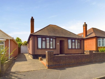 2 bedroom detached bungalow for sale in Broadway East, Carlton, Nottingham, NG4