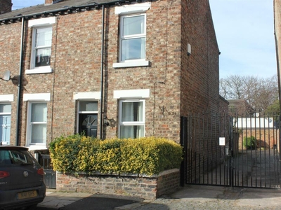 2 bedroom end of terrace house for rent in Dale Street, York, YO23