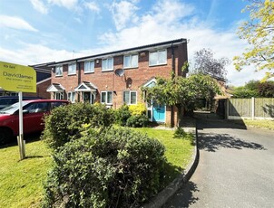2 bedroom end of terrace house for rent in Falcon Close, Lenton, Nottingham, NG7