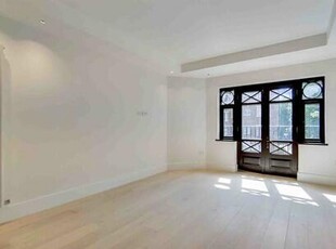 2 bedroom flat for rent in Albany Street, London, NW1