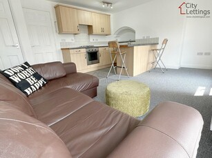 2 bedroom flat for rent in Alfreton Road , Radford , NG7