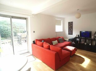 2 bedroom flat for rent in Bassano Street, East Dulwich, SE22