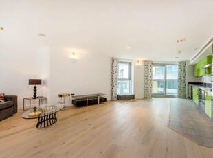2 bedroom flat for rent in Bridges Court Road, Battersea, London, SW11