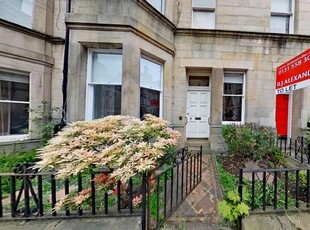 2 bedroom flat for rent in Bruntsfield Gardens, Edinburgh, EH10